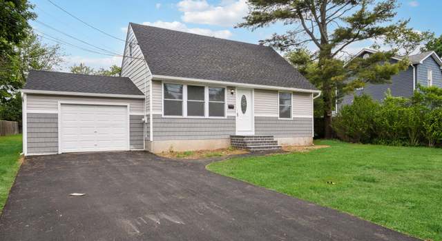 Photo of 17 21st Ave, Bay Shore, NY 11706