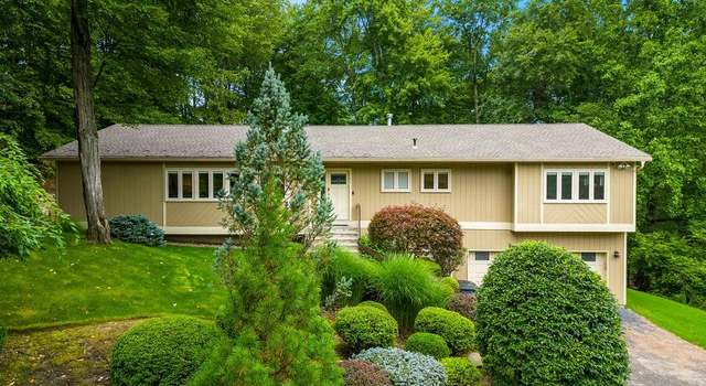Photo of 4 Emerald Dr, Pomona, NY 10970