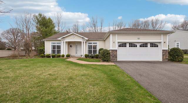 Photo of 5 Hamlet Woods Dr, Saint James, NY 11780
