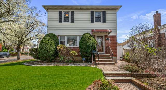 Photo of 83-03 258th St, Glen Oaks, NY 11004