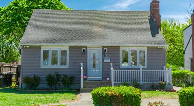 Photo of 1069 Brookdale Ave, Bay Shore, NY 11706