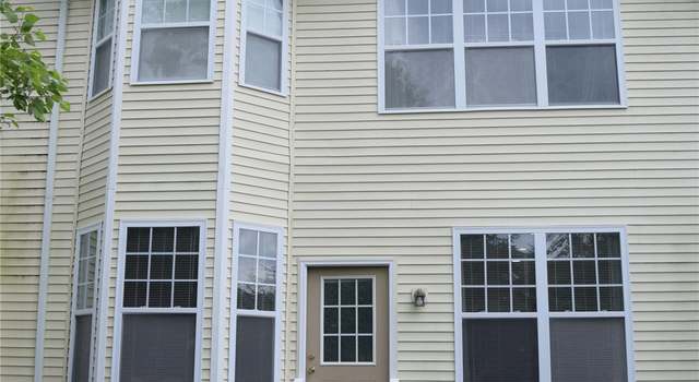 Photo of 15 Cobblestone Ln, Middletown, NY 10940