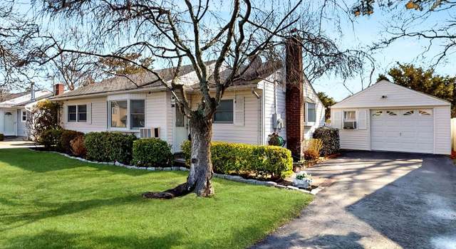 Photo of 85 Washington Ave, West Sayville, NY 11796