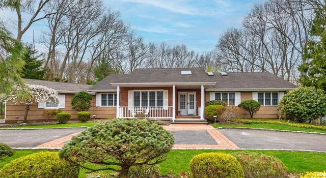 Photo of 22 Round Tree Dr, Melville, NY 11747