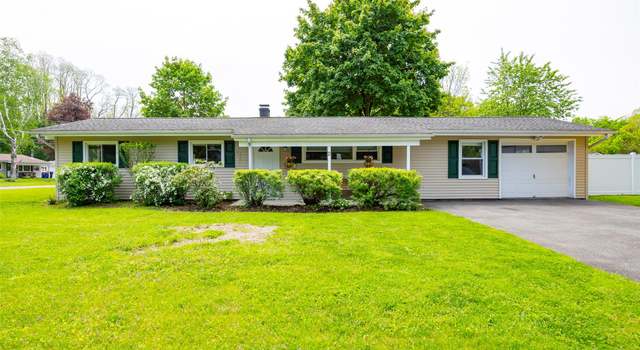 Photo of 2 Princeton St, Red Hook, NY 12571
