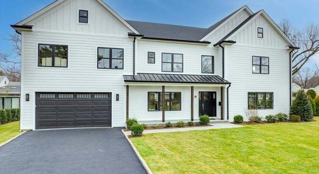 Photo of 4 Manger Cir, Pelham, NY 10803