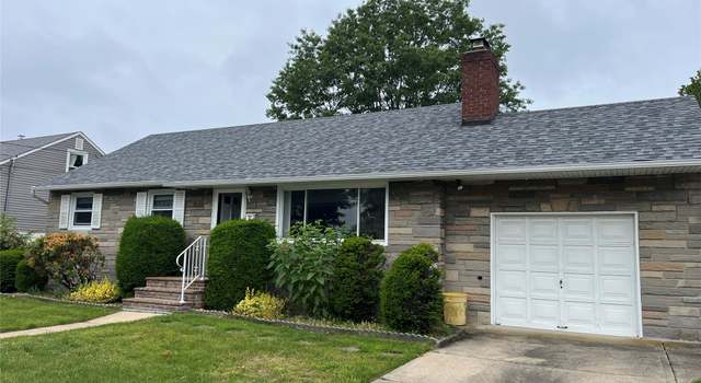 Photo of 235 10th St, Bethpage, NY 11714