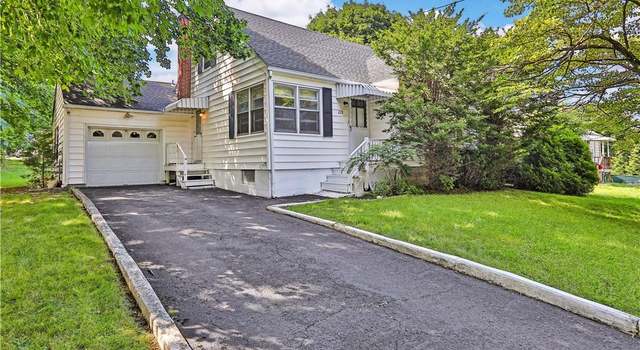 Photo of 228 Daniher Ave, New Windsor, NY 12553