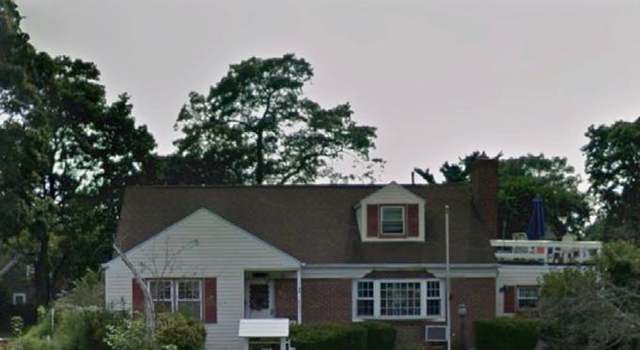 Photo of 92 Sunset Rd, Bay Shore, NY 11706