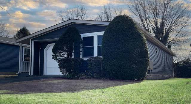 Photo of 11A Dogwood Ln, Manorville, NY 11949