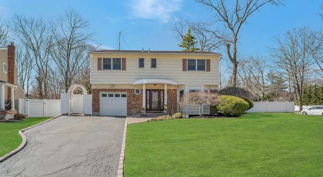 Photo of 16 Glenmere Ln, Commack, NY 11725