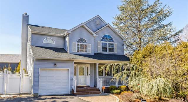 Photo of 232 Haypath Rd, Old Bethpage, NY 11804