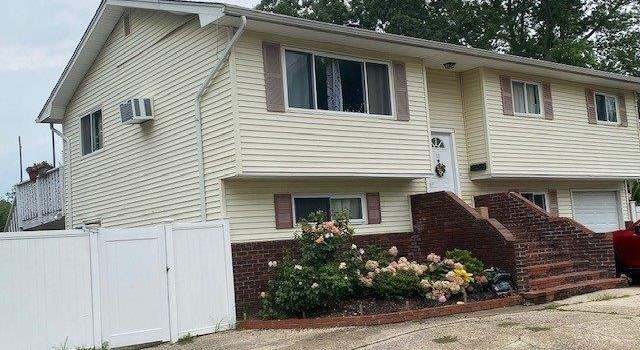 Photo of 11 Van Cott Rd, North Babylon, NY 11703