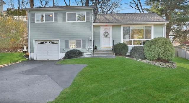 Photo of 54 High View Ter, Pleasantville, NY 10570