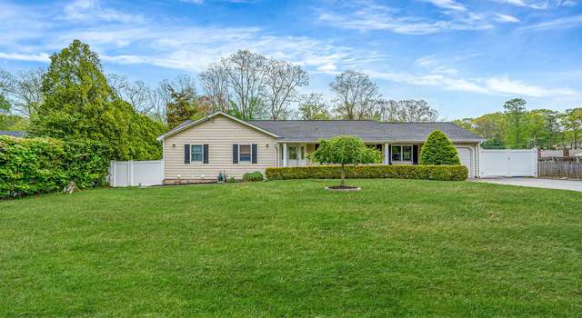 Photo of 25 Whitewood Dr, Rocky Point, NY 11778