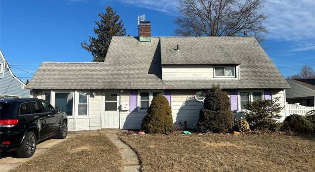 Property at 36 Rim Ln, Hicksville, NY 11801, 3 beds, 1 bath