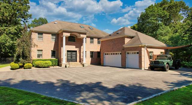 Photo of 237 Candlewood Path, Dix Hills, NY 11746