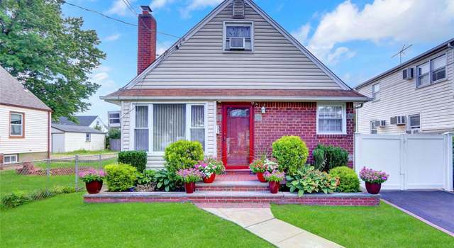 Photo of 111 Jacob St, Elmont, NY 11003