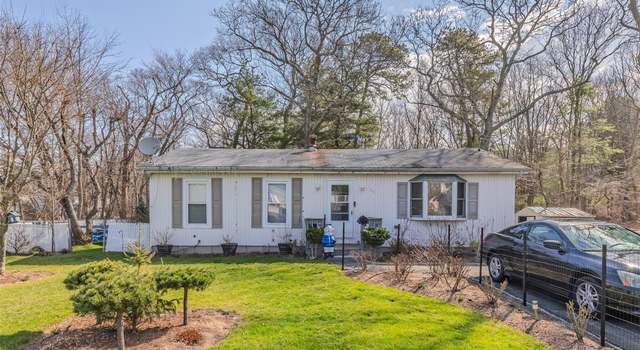 Photo of 35 Dunbar Ave, Middle Island, NY 11953