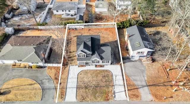 Photo of 86 Lexington Rd, Shirley, NY 11967