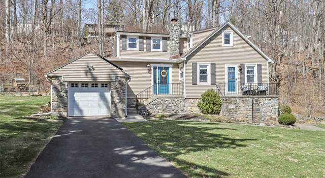 Photo of 4 Lakeview Ter, Amawalk, NY 10501