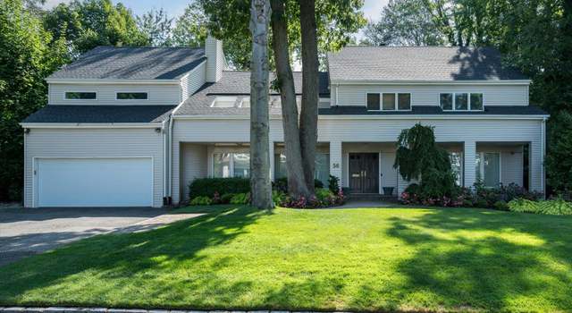 Photo of 56 Oakdale Ln, East Hills, NY 11577
