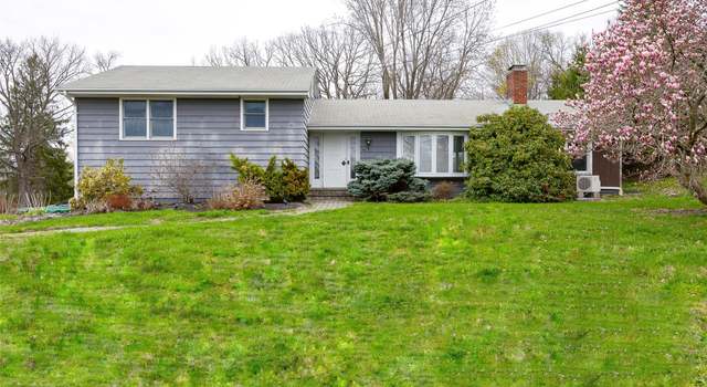 Photo of 46 High Acres Dr, Poughkeepsie, NY 12603