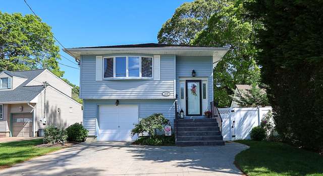 Photo of 1839 Aetna Pl, Merrick, NY 11566