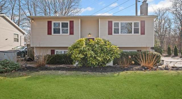 Photo of 8 Croley St, Huntington, NY 11743