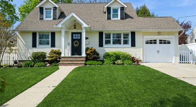 Photo of 147 Plitt Ave, Farmingdale, NY 11735