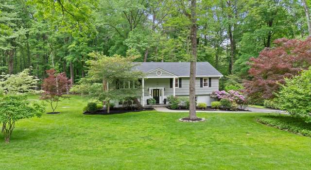 Photo of 4 Verona Pl, Mahopac, NY 10541