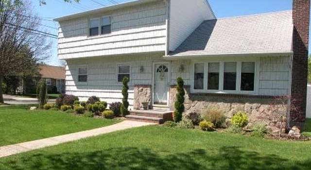 Photo of 238 Nevada St, Hicksville, NY 11801