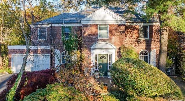 Photo of 3 Robin Way, Great Neck, NY 11021