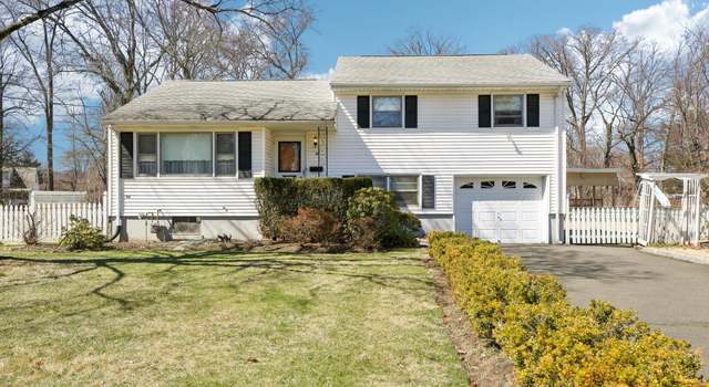 Photo of 27 Sherwood Dr, Nanuet, NY 10954