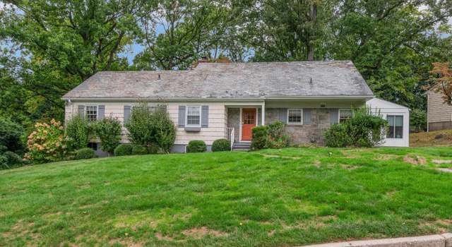 Photo of 8 Richmond Ln, New Rochelle, NY 10804