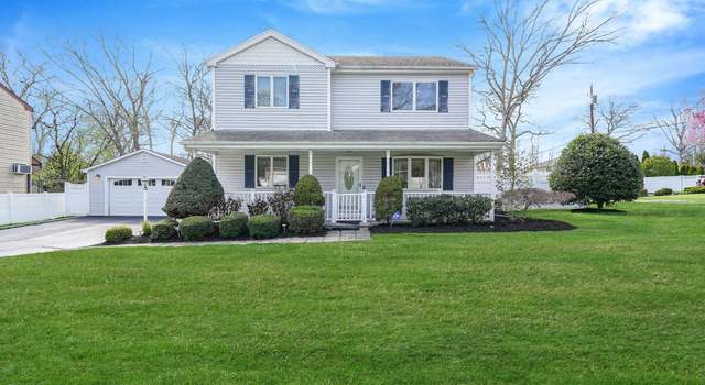 Photo of 120 Orienta Ave, Lake Grove, NY 11755
