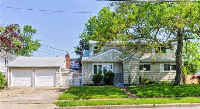 Photo of 240 Moore Ave, Oceanside, NY 11572