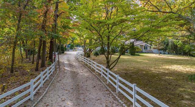 Photo of 33 Chestnut Stump Rd, Northport, NY 11768