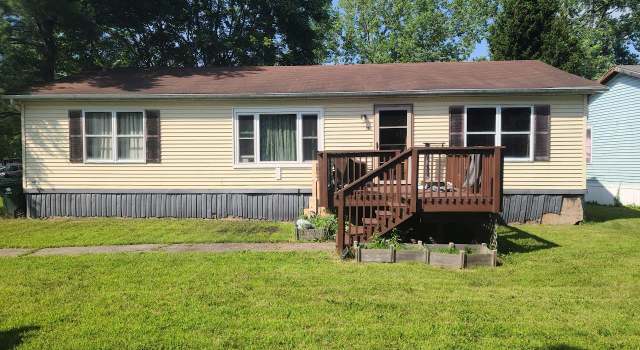 Photo of 33 Lakeside Dr, Highland Mills, NY 10930