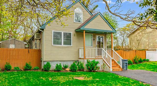 Photo of 75 Palm Rd, Rocky Point, NY 11778