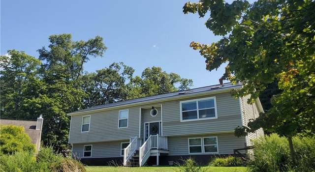 Photo of 4 Hillcrest Dr, Greenwood Lake, NY 10925