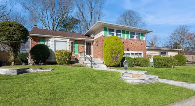 Photo of 18 Chapin Rd, Farmingdale, NY 11735