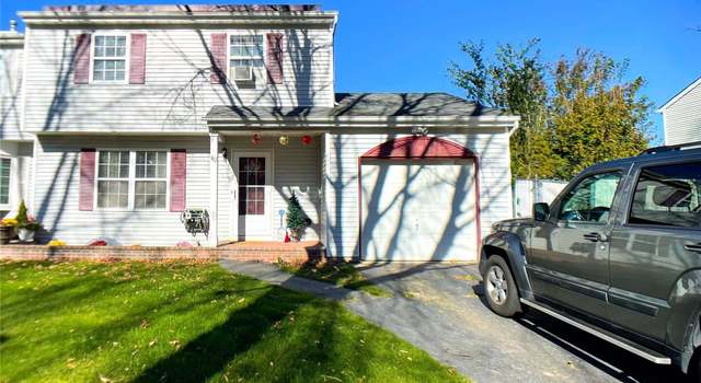 Photo of 40 Cedar St, Central Islip, NY 11722