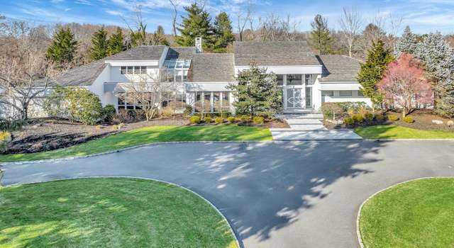 Photo of 1 Meadow Gate East, Saint James, NY 11780