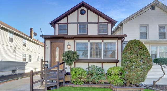 Photo of 588 Maple St, West Hempstead, NY 11552