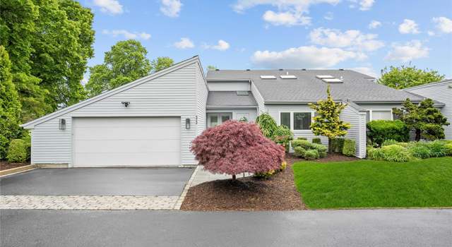 Photo of 33 Harbour Dr, Blue Point, NY 11715