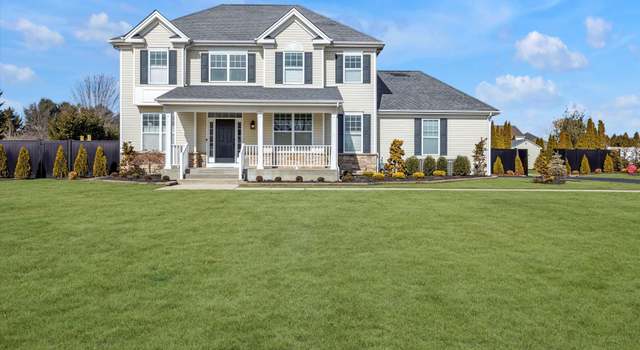 Photo of 25 Maidstone Ln, Wading River, NY 11792
