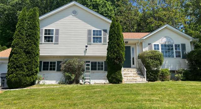 Photo of 61 Ramblewood Dr, Newburgh, NY 12550
