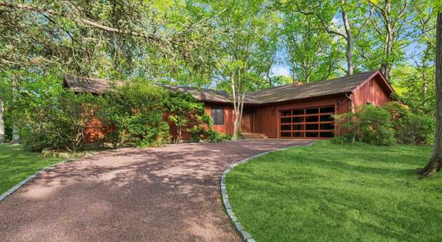 Photo of 3 Haven Ct, Lake Grove, NY 11755