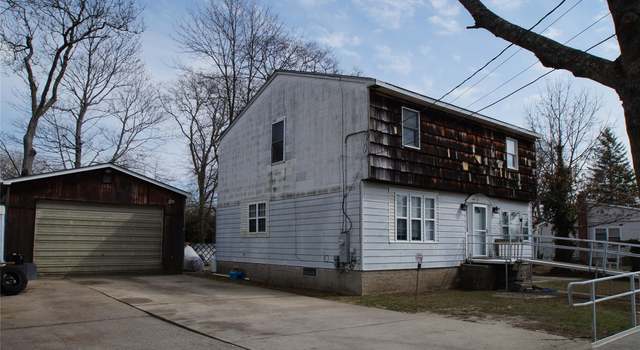 Photo of 183 Woodside Rd, Mastic Beach, NY 11951